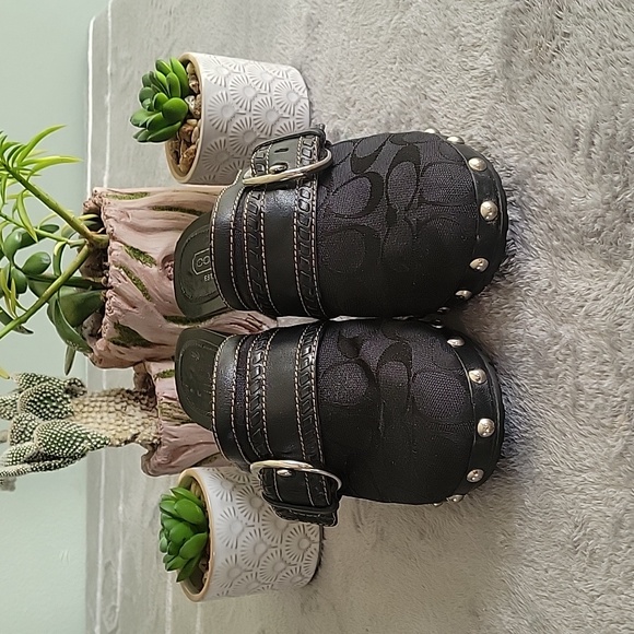 Coach Shoes - EUC Women's Coach Clogs